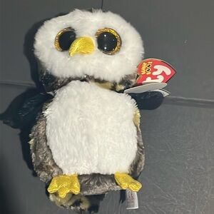 1 camouflaged owl named OWLIVER yay